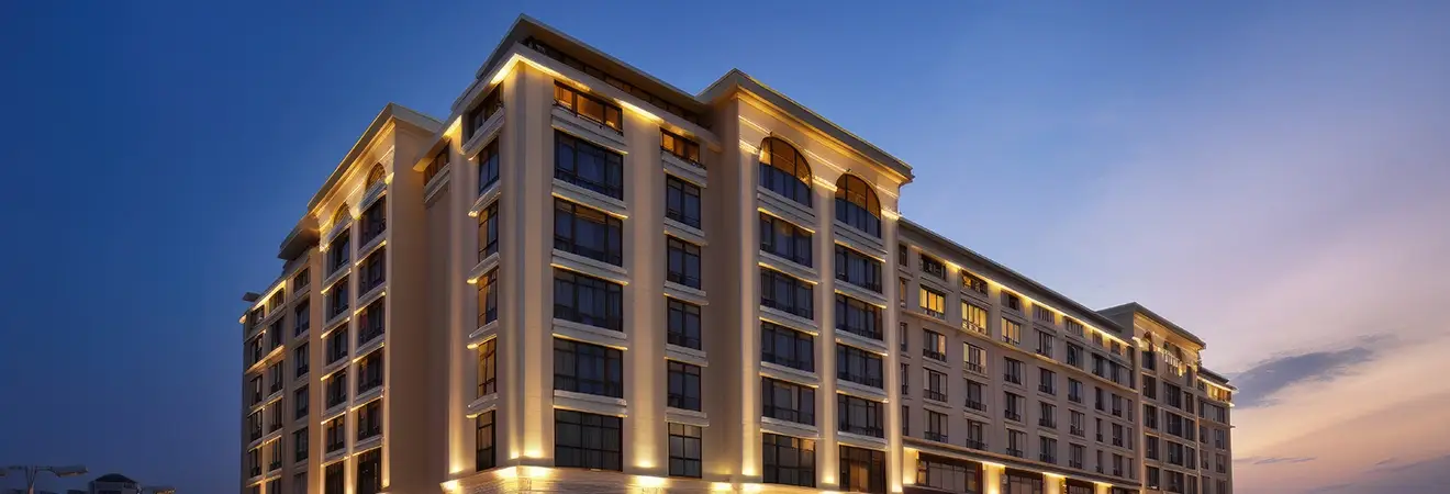 The Hotel Royal Plaza